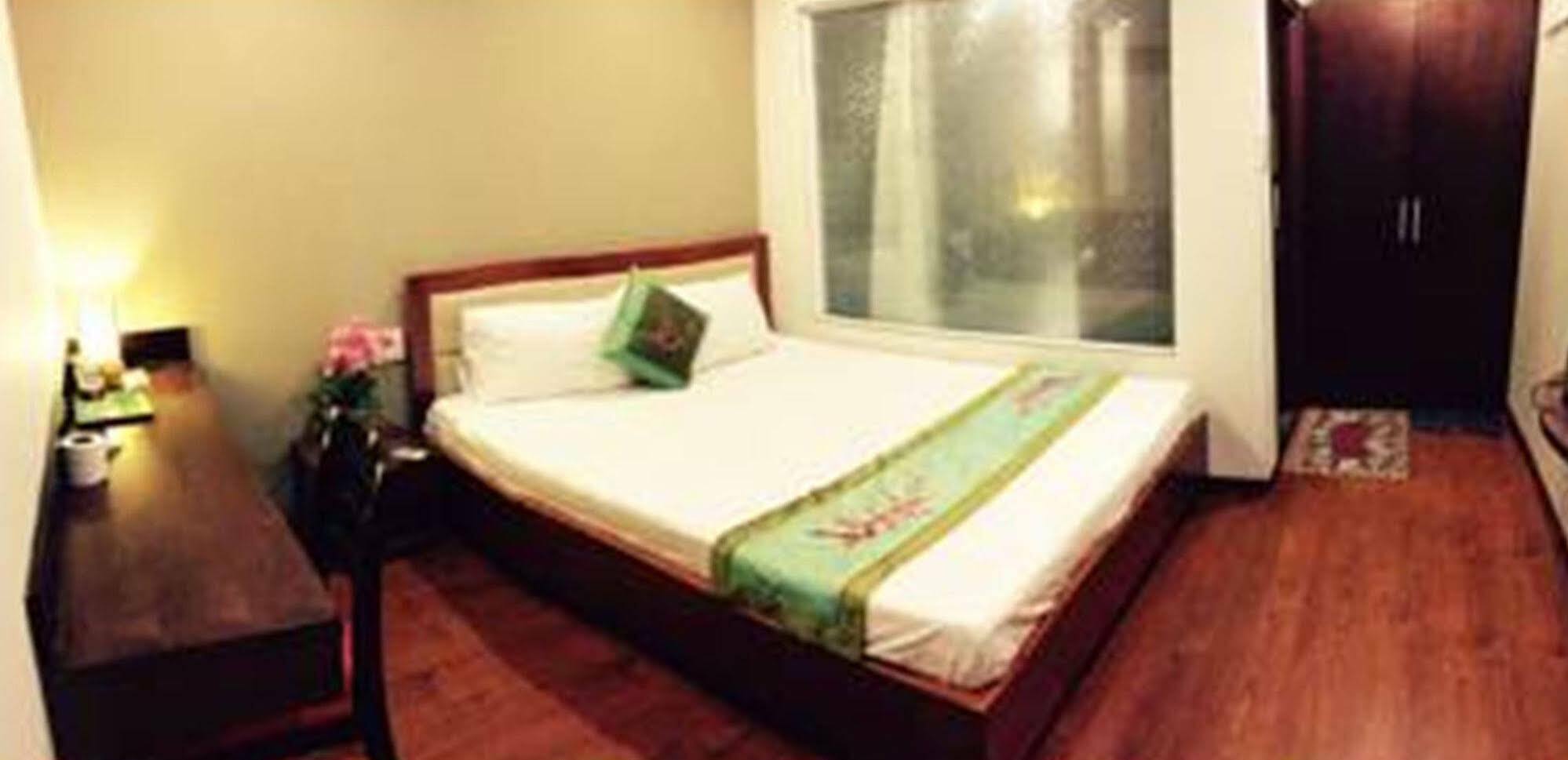 Quan Quan Hotel Da Nang Exterior foto